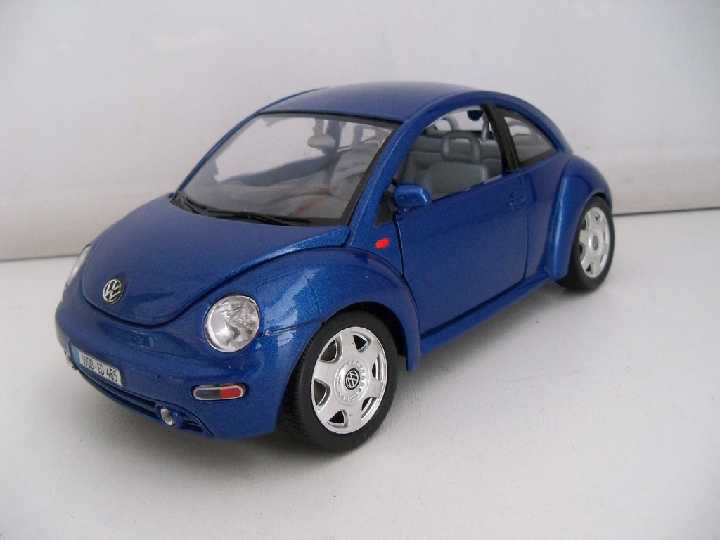 Burago ブラーゴ ニュー ビートル 1998 61MClSiluXL._UF350,350_QL80_.jpg