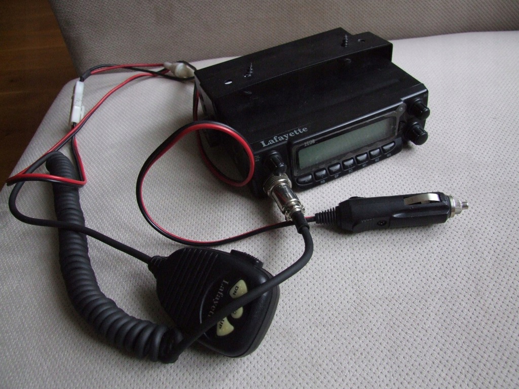 CB RADIO LAFAYETTE ZEUS CB AM/FM NIE ZNAM STANU 7598613109