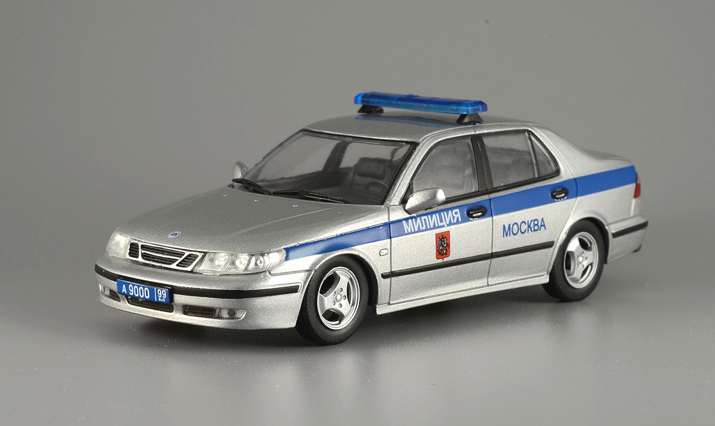 SAAB 9-5 / NOWY / 1:43 / POLICJA
