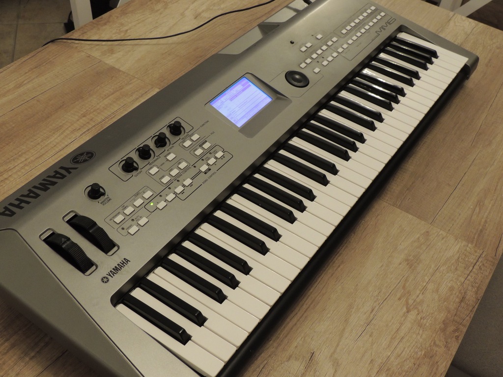 Syntezator Yamaha MM6