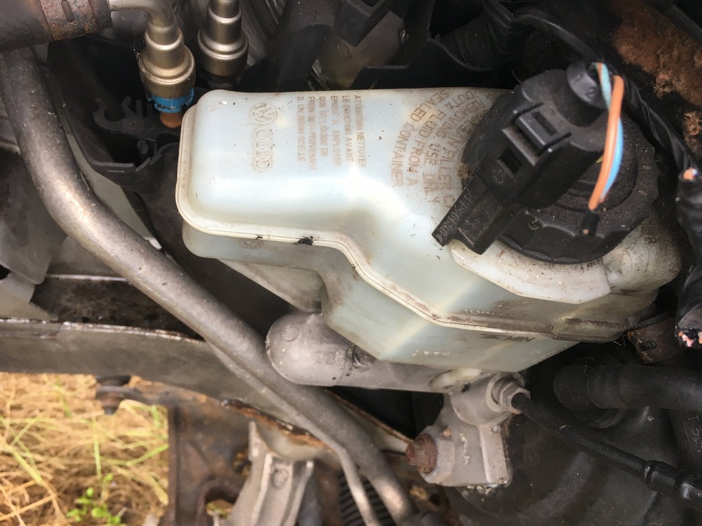 ZBIORNICZEK PŁYNU WSPOMAGANIA VW GOLF V 2.0 SDI