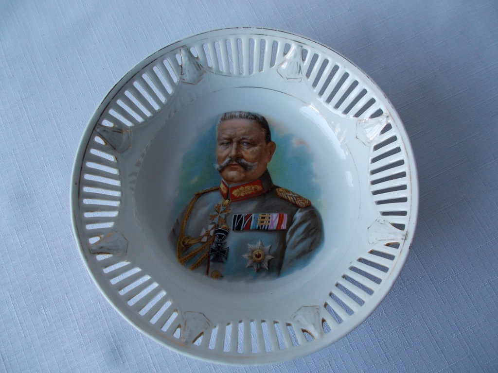 Paul von Hindenburg -  ażurowa patera.
