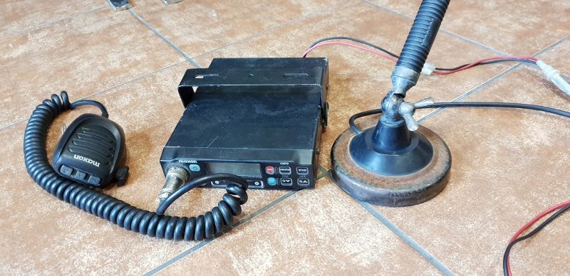 CB RADIO MAXON CM70 + ANTENA