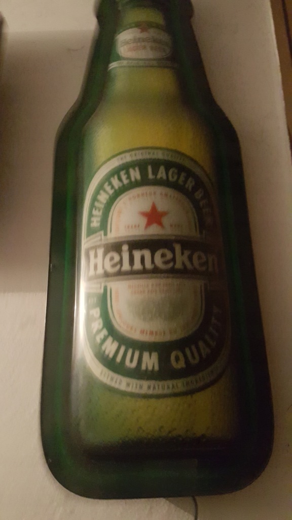 neon świetlny butelka heineken