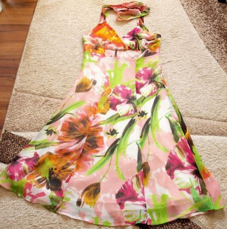 Piękna sukienka w kwiaty Orsay 34