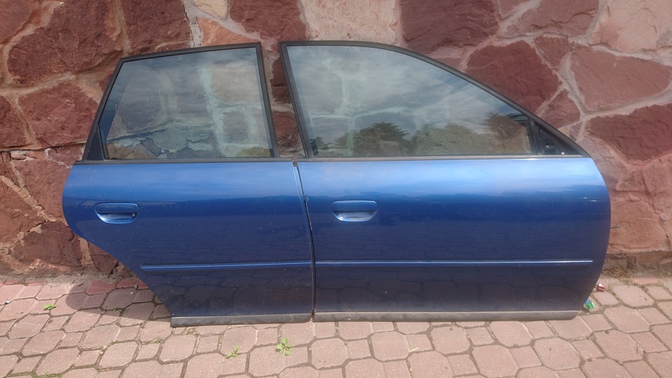 Drzwi lewe prawe tył przód Audi A3 8L LZ5W 5 drzwi