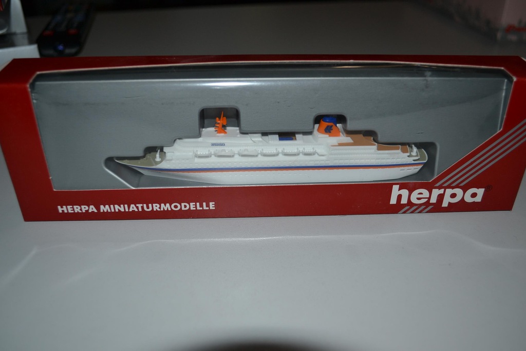 Statek pasażerski 1:1250 HERPA