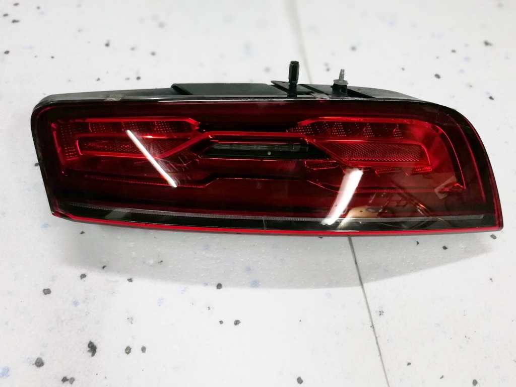 AUDI R8 420 LIFT 12-15 LAMPA TYLNA LEWA LED EUROPA