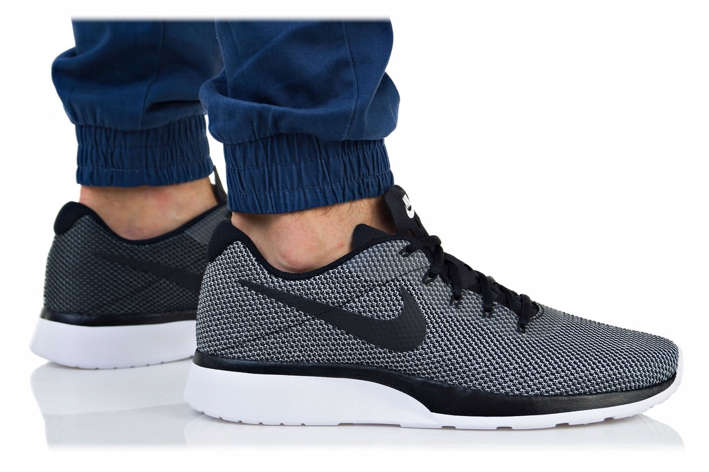 BUTY NIKE M SKIE TANJUN RACER 921669 101 CZARNE 7452026798 oficjalne archiwum Allegro