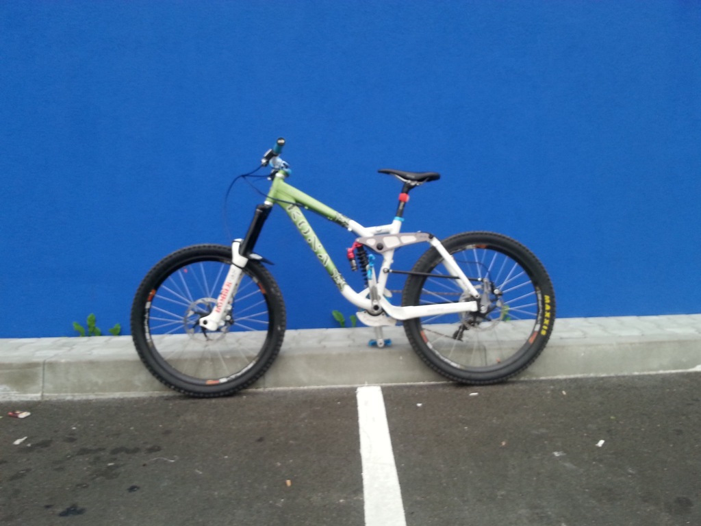 Kona Stinky Deluxe ! Nie NS Trek Commencial