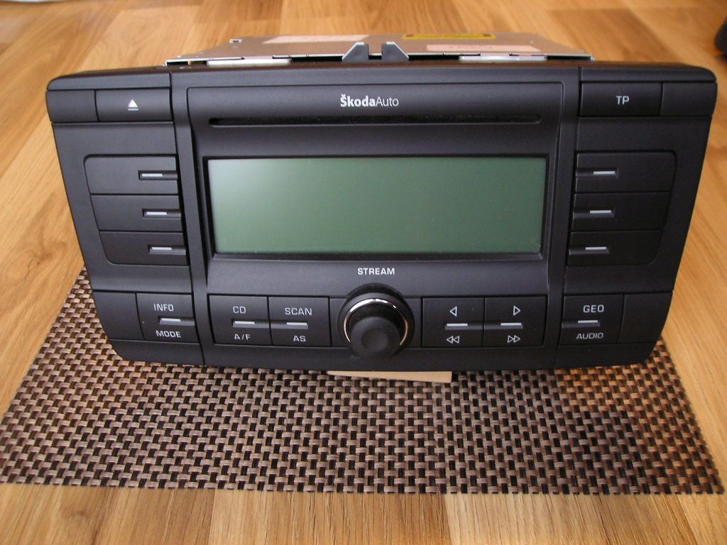 Radio SKODA OCTAVIA II CD STREAM + kod