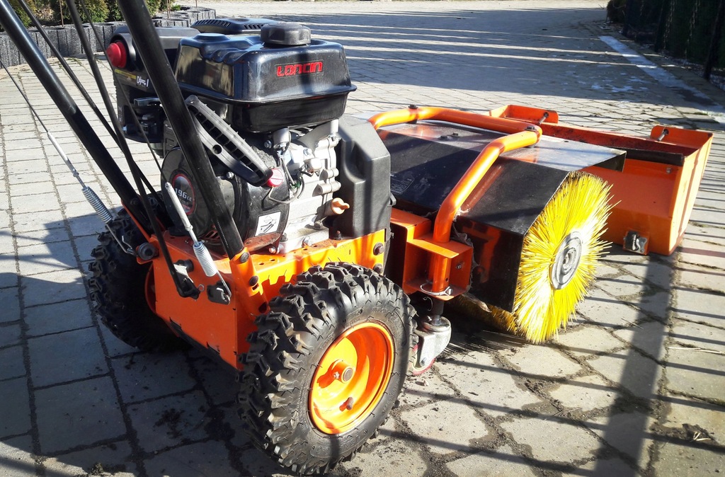 Zamiatarka spalinowa Lider KZ60