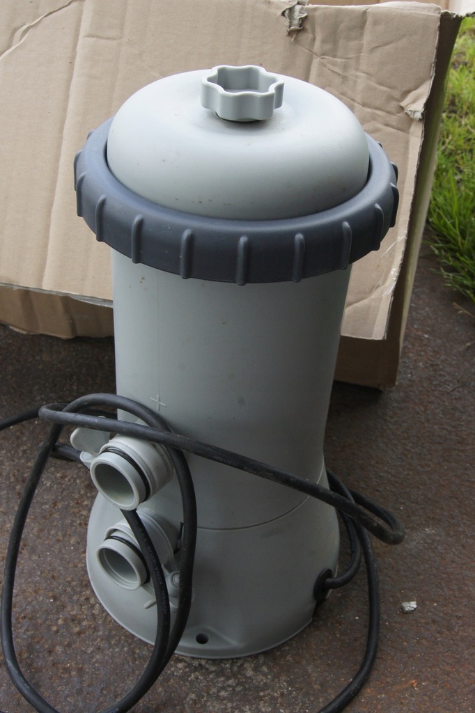 Używana pompa do basenu Intex 28604GS + rury