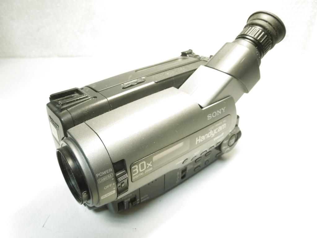 Kamera Hi 8 SONY Handycam CCD-TR502E PAL (V014)