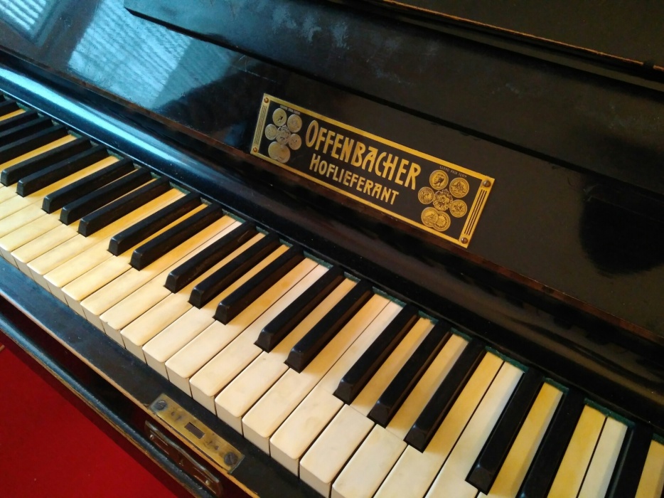 Pianino Offenbacher Hoflieferant