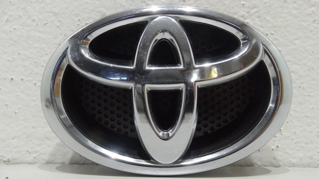 Toyota Auris Znaczek Logo Emblemat Igła