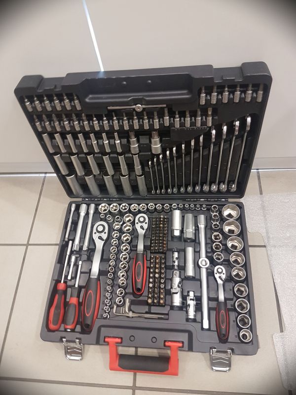 ZESTAW KLUCZY POWERFIX PROFI + 216 ELEMENTÓ WALIZ