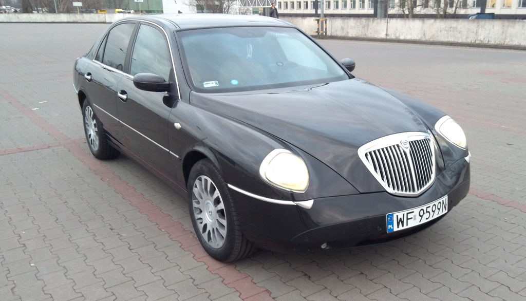 Lancia thesis 2005