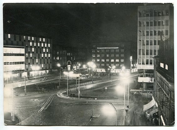 KATOWICE  --  Rynek nocą - stara zabudowa - 1964