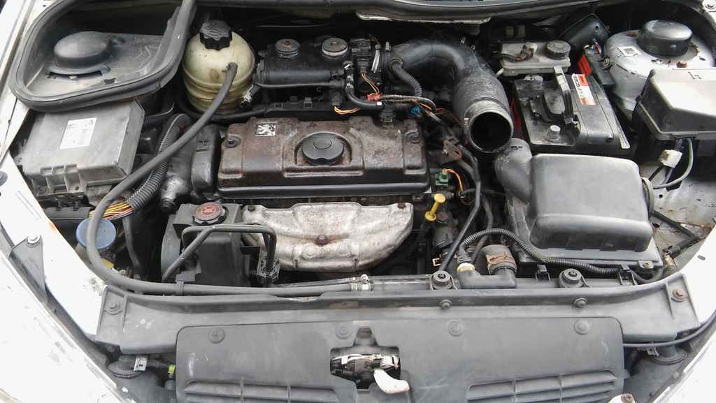 PEUGEOT 206 1,4 l. 8V PRZEPUSTNICA SILNIK KROKOWY