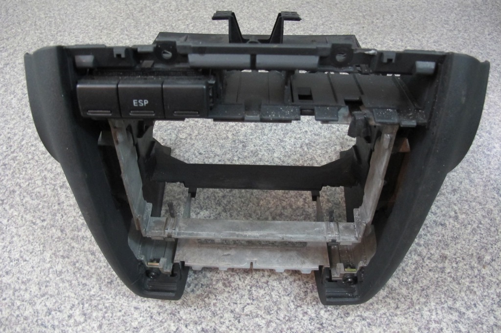 AUDI A3 8L LIFT RAMKA RADIA NAWIGACJI 8L0858005A