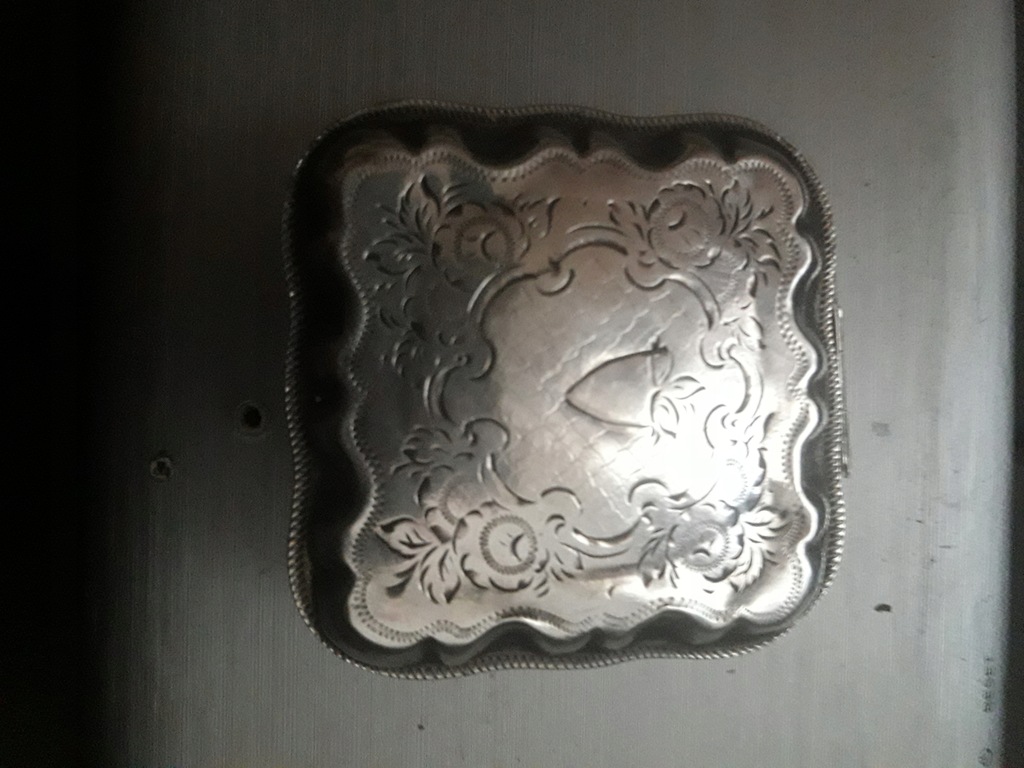 pudełko ze srebra 4 sygnatury