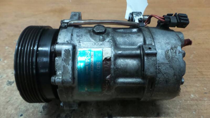 KOMPRESOR KLIMATYZACJI VW GOLF III 1.9 1H0820803D