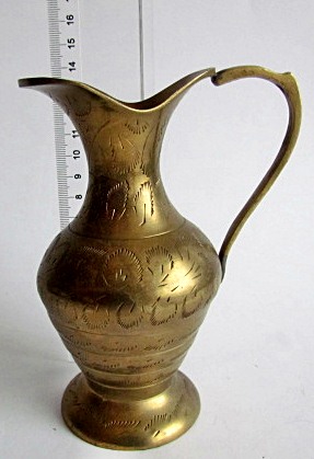 DZBANEK  Z MOSIĄDZU wys. 14,5 cm - PIĘKNY