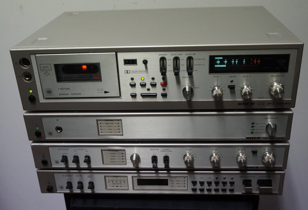 ZNAKOMITA WIEŻA VINTAGE UHER LG-130 VG-830 EG730 C