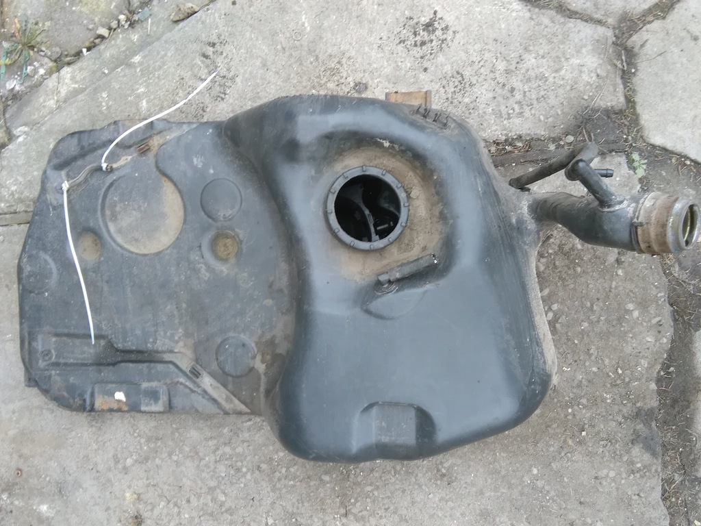 zbiornik paliwa bak E34 sedan m50 525i 2.5