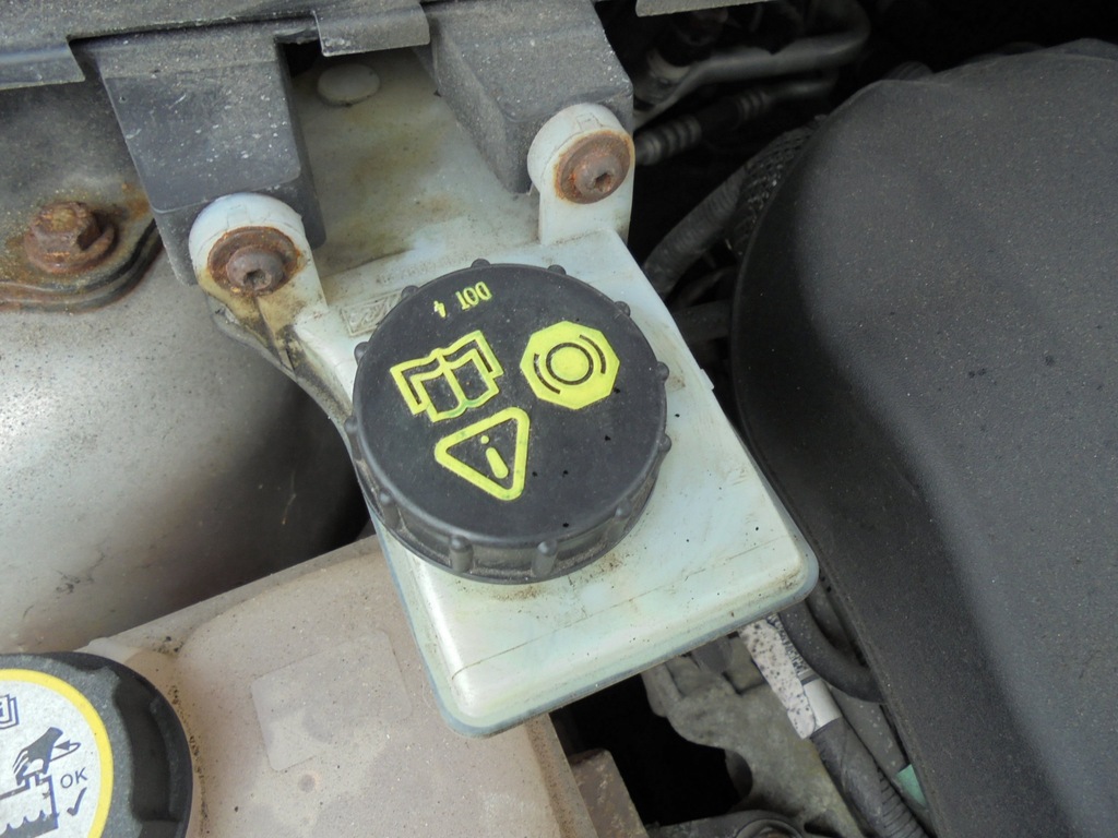 ZBIORNICZEK PŁYNU HAMULCOWEGO FOCUS MK2 1.6 TDCI
