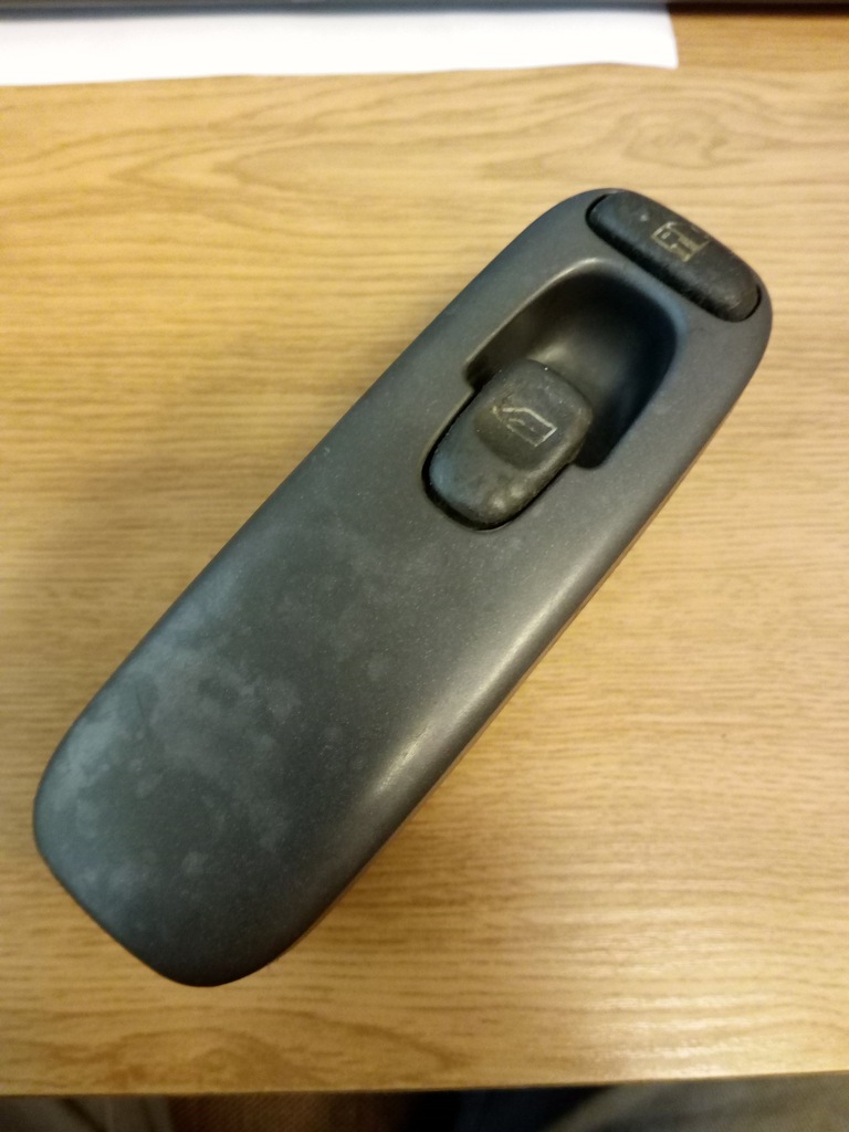 Panel sterowania szyb VOLVO V70 9148951
