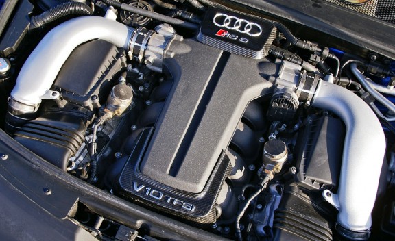 Audi RS6 C6 4F silnik słupek z głowicami 123 km