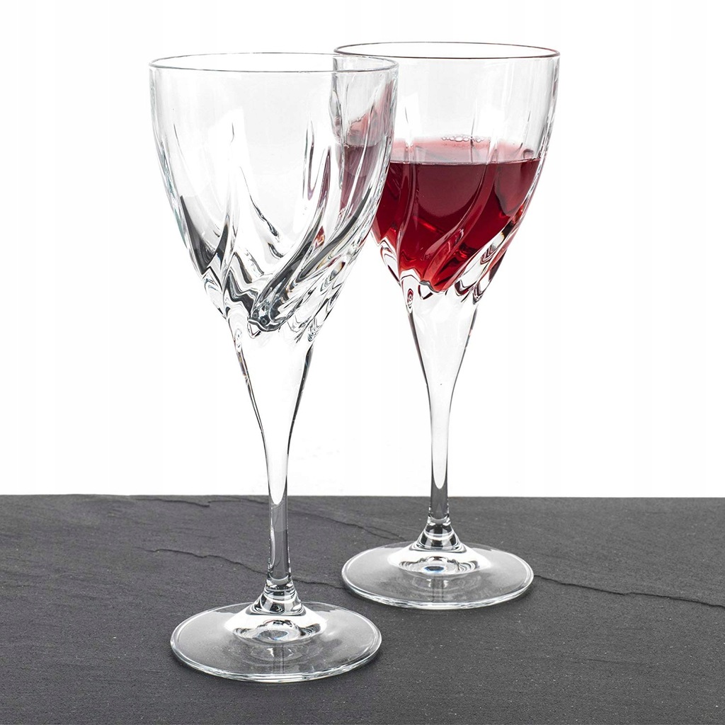 Rcr twist бокалы. Новогодние бокалы. Новогодние бокалы. Фужеры с шампанским. Новогоднее украшение в бокале.