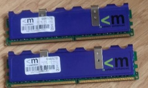 3 x kości pamięci 1 GB DDR2-800 DDR2 SDRAM