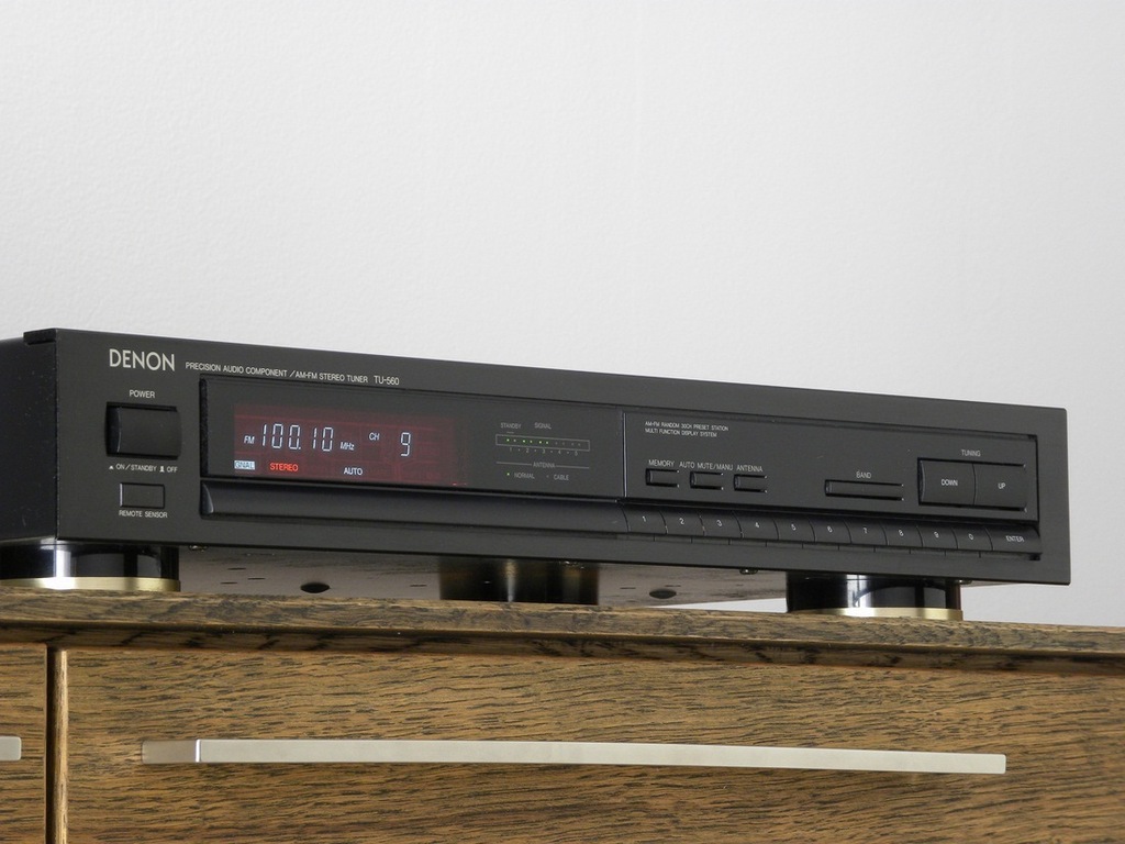 ### DENON TU-560 ### TUNER FM # WSKAŹNIK SYGNAŁU