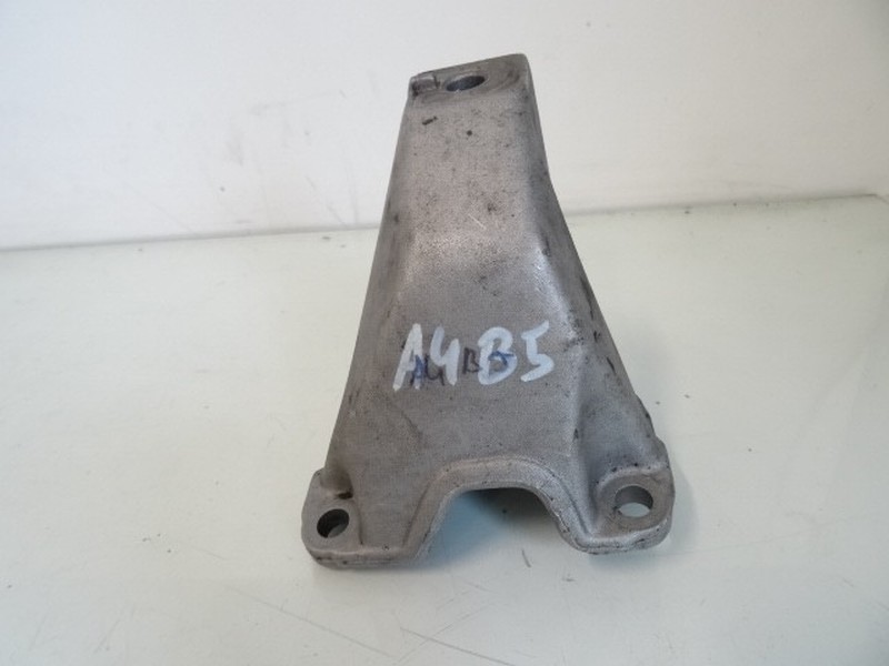 ŁAPA SKRZYNI BIEGÓW AUDI A4 B5 PASSAT 8D0399114L