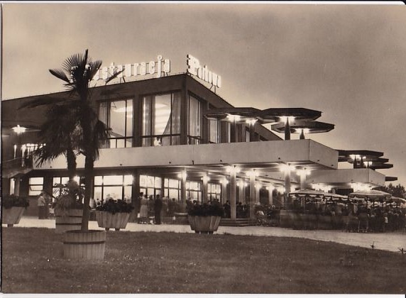 Katowice Chorzów WPKiW Restauracja Parkowa nocą
