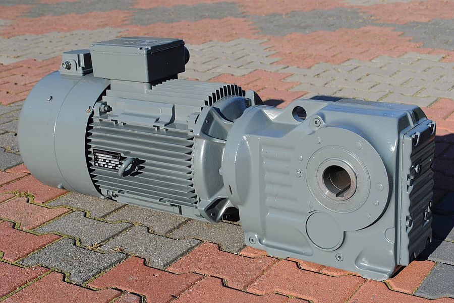 Motoreduktor kątowy 15kw. 65obr.  SEW!