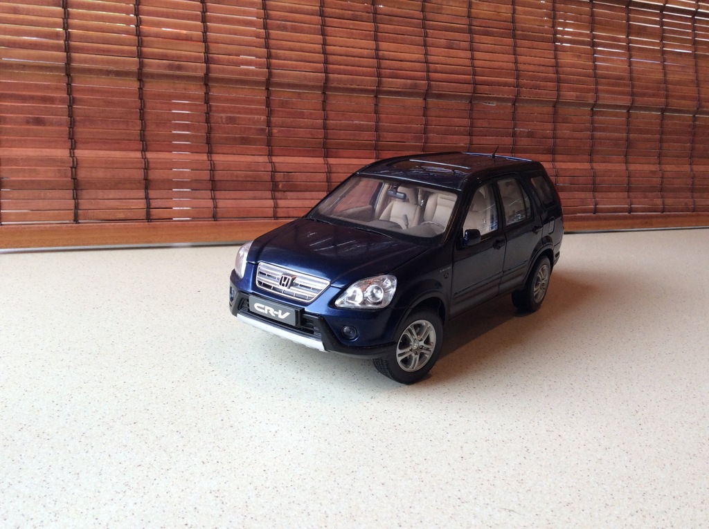 Honda CR-V 1:18