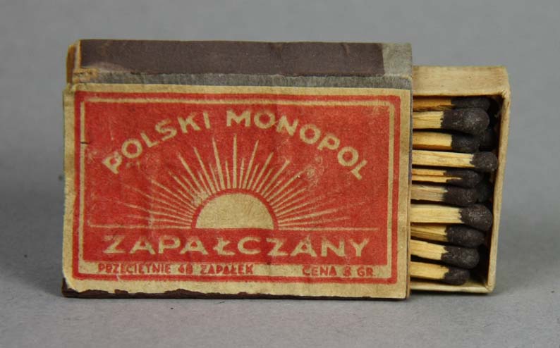 POLSKIE ZAPAŁKI 8 GROSZY II RP (6011)