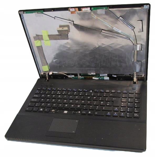 Novatech Clevo W76K AMD 1,6GHz 2GB + obudowa _1428