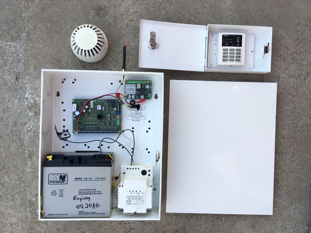 ALARM SATEL CA-6, Powiadomienie GSM, Cz. dymu, Aku
