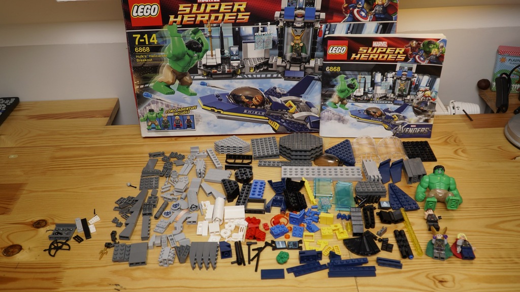 LEGO SUPER HEROES 6868 HULK KOMPLET HELICARRIER