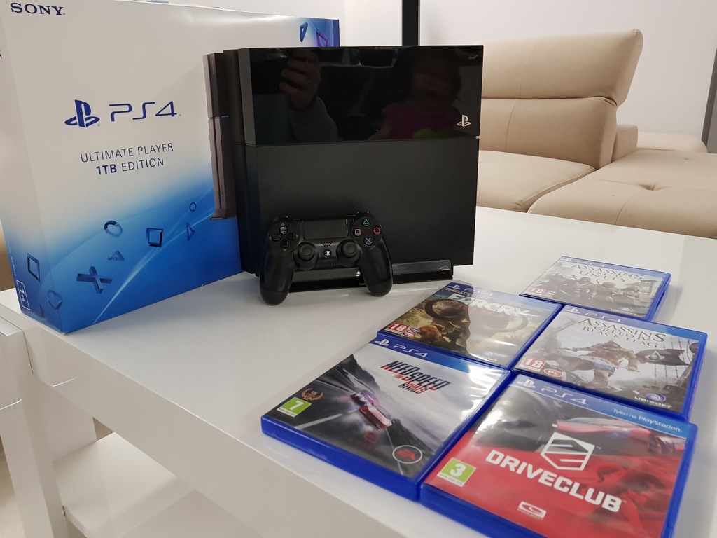 Ps4 ultimate player 1tb edition отличия от