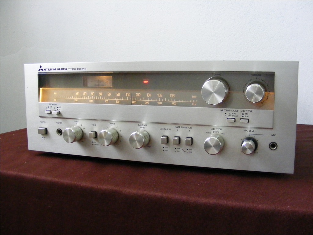 Amplituner MITSUBISHI DA-R210