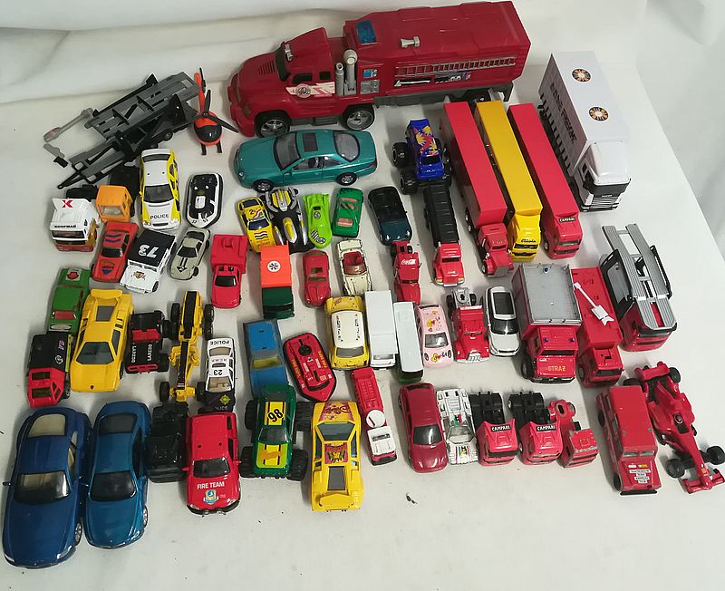 56 resoraki auta Matchbox SIKU KINSMART