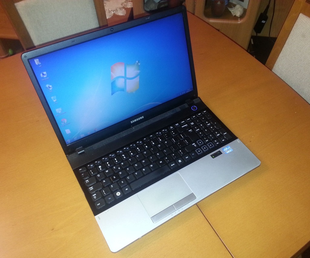 LAPTOP SAMSUNG 300E i3 2,2GHz/4GB/500GB/4GODZINY