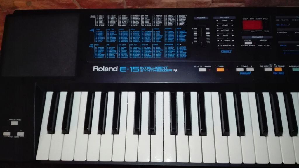 ROLAND E15 keyboard, syntezator zestaw