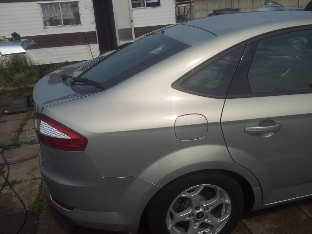 BŁOTNIK TYŁ PRAWY FORD MONDEO MK4 HB KOLOR BA7 D8